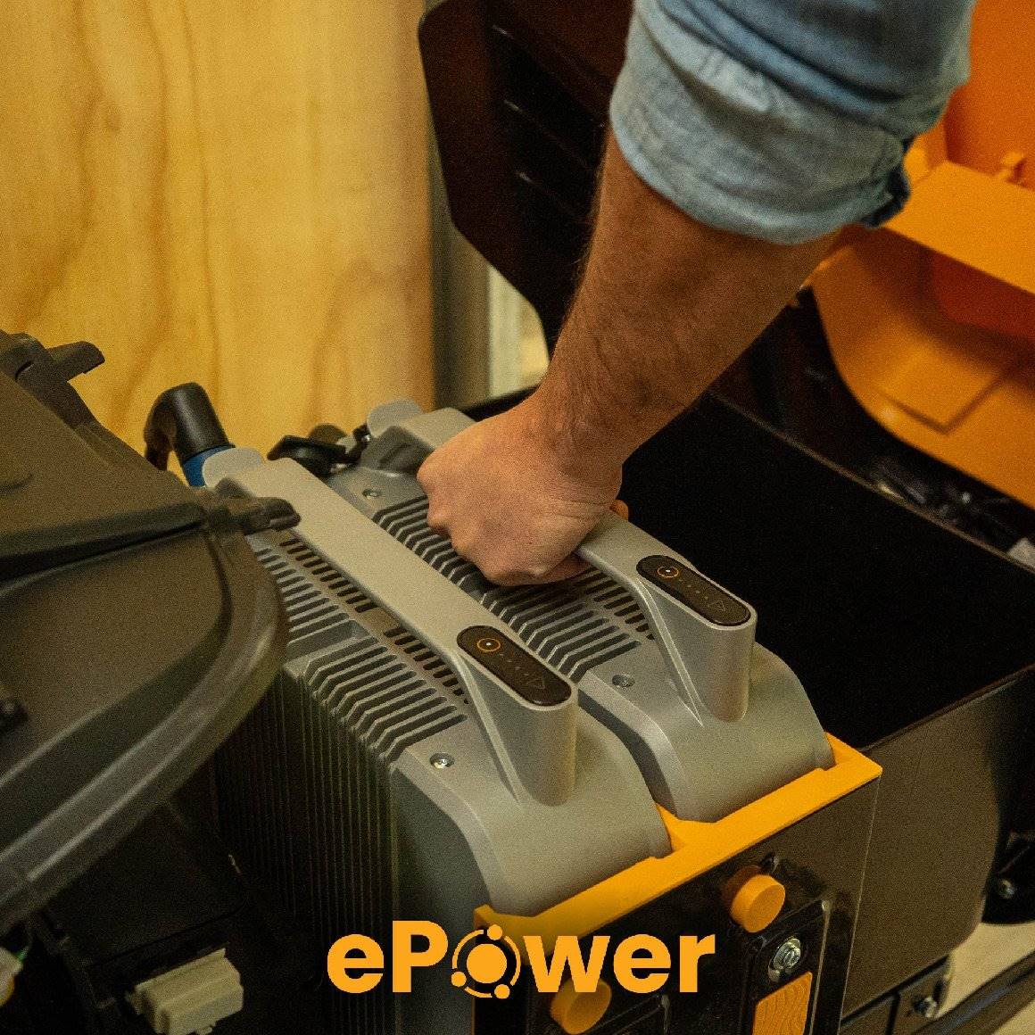 Stiga Akku-Rasentraktor Tornado 398e mit 5 A Ladegerät, ohne Akku